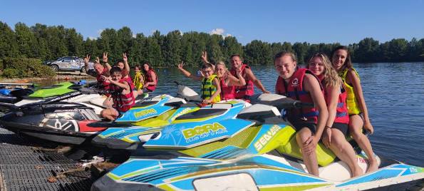 Jet ski, bouée tractée, flyboard dans le 63