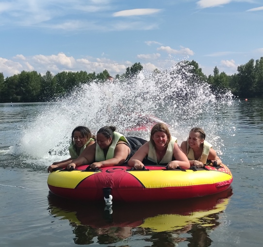 Jet ski, bouée tractée, flyboard dans le 63