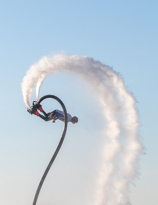 Jet ski, bouée tractée, flyboard dans le 63